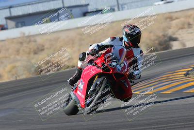 media/Dec-18-2022-SoCal Trackdays (Sun) [[8099a50955]]/Turn 4 (1pm)/